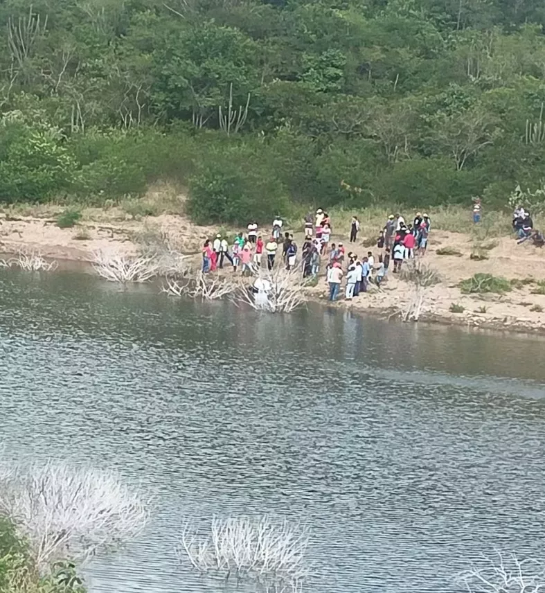 Homem morre afogado após tentar salvar bezerro em açude aqui na Paraíba