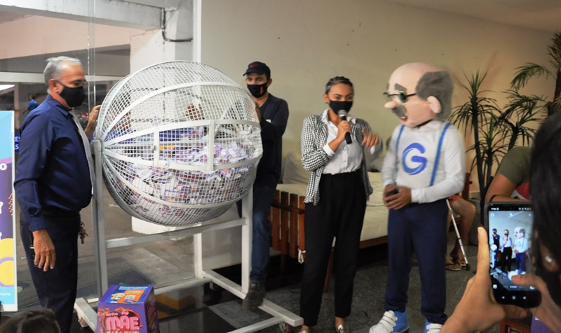 Promoção do Dia das Mães do Grupo Guedes sorteia cliente da cidade de Patos