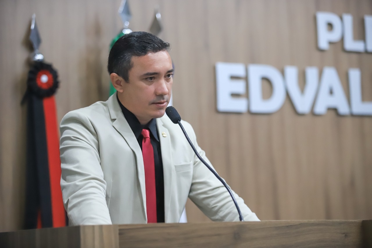 Trabalho Legal: Câmara aprova projeto que estabelece diretrizes para a regularização do comércio ambulante em Patos-PB