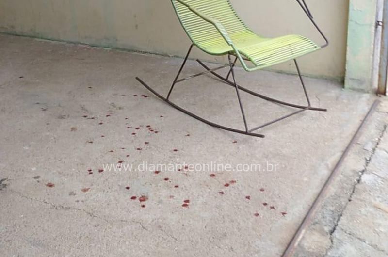 Pai e filha são atingidos por disparo de arma de fogo em Piancó