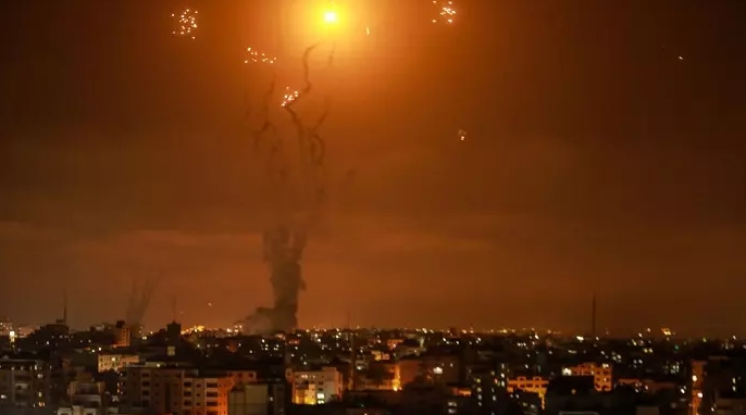 Conflito mais intenso em anos deixa alto número de mortes em Gaza e Israel