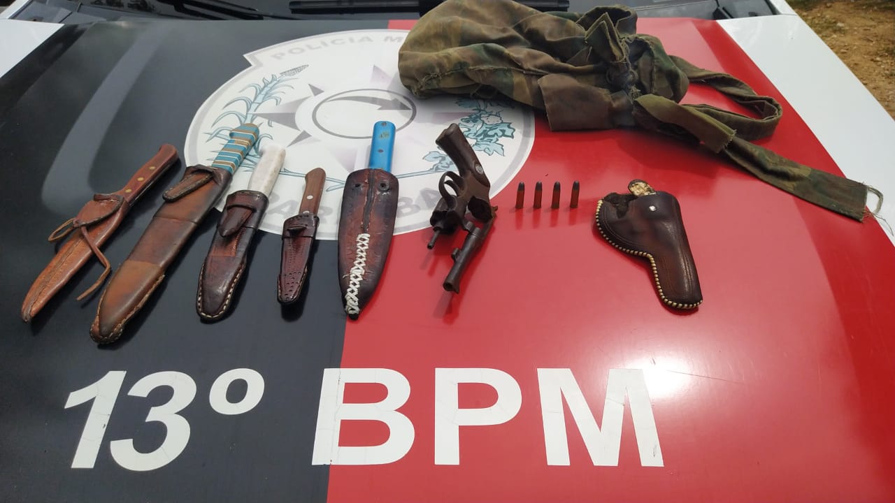 PM prende suspeito de integrar facção criminosa, e apreende armas e munições no Vale do Piancó
