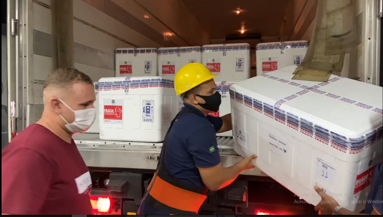 Patos será contemplada com mais vacinas contra a covid-19 que chegaram à PB. SES distribui 73.210 doses nesta quarta (19)