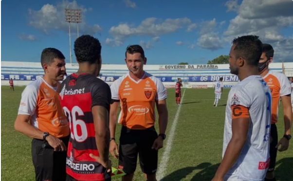 Campinense sofre gol no finalzinho e empata com o Atlético-PB no Perpetão