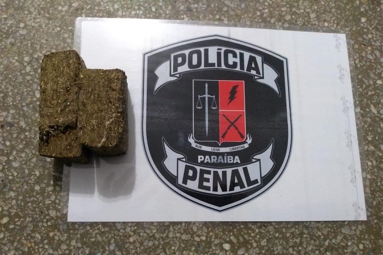 Polícia intercepta droga arremessada para dentro da Colônia Agrícola Penal de Sousa
