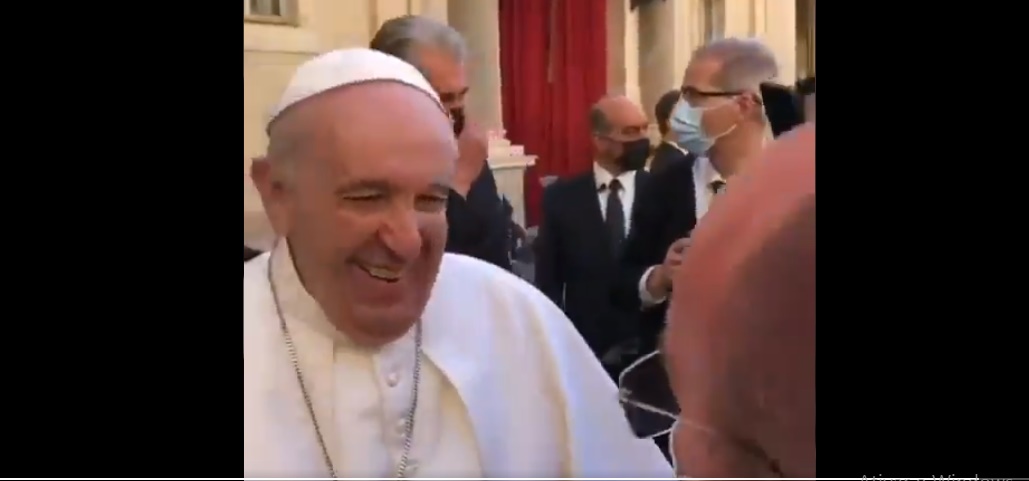 Papa Francisco faz piada com brasileiros: ‘É muita cachaça e pouca oração’, e caso ganha repercussão