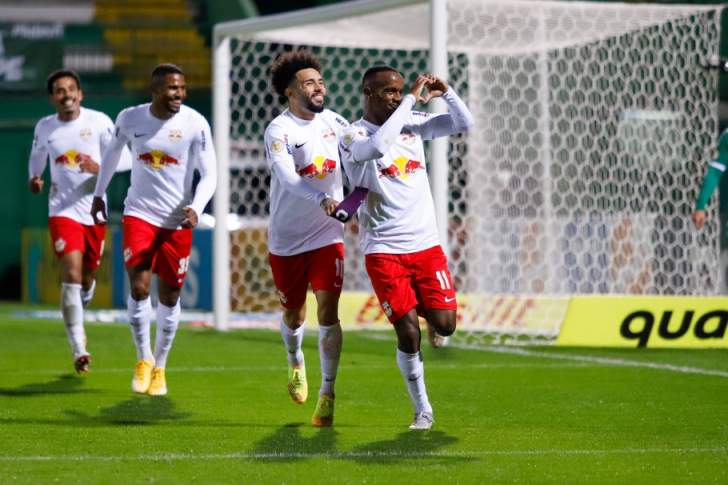 BRASILEIRÃO: Fla bate Palmeiras, Corinthians perde e RB goleia a Chape