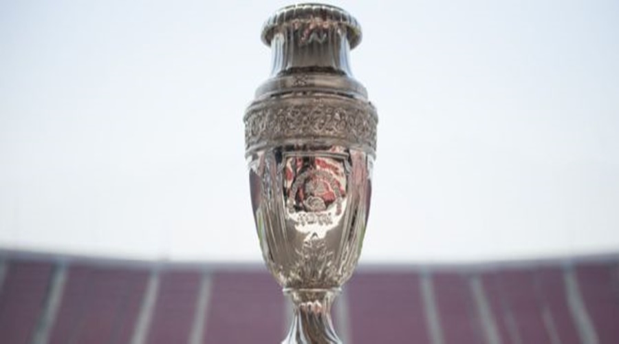 Bolsonaro confirma Copa América no Brasil e revela quatro Estados que receberão jogos do torneio