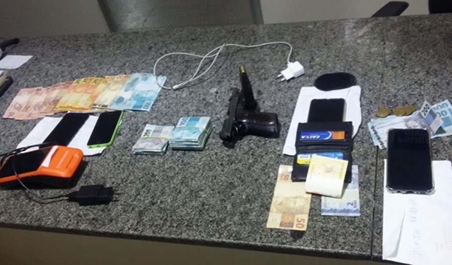 Homem é assaltado em São João do Sabugi; PM prende 05 suspeitos, apreende pistola e recupera 14 mil reais roubados