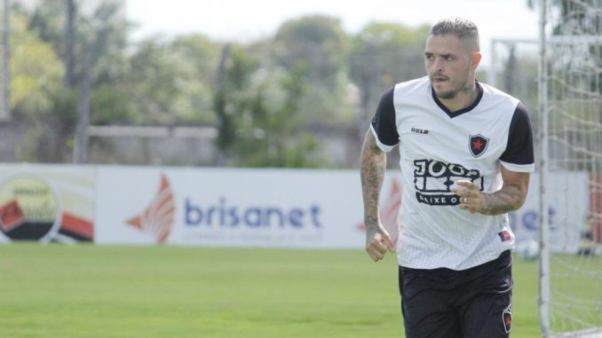 Botafogo-PB inicia reformulação e anuncia barca com oito jogadores dispensados