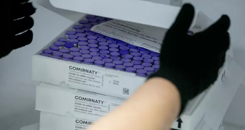 Brasil recebe nova remessa com 526 mil doses de vacinas da Pfizer