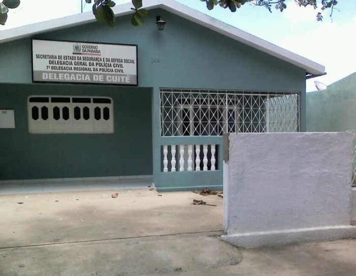 Homem é preso na PB suspeito de estuprar filhas por vários anos, tem um filho com uma delas e a outra está grávida do pai