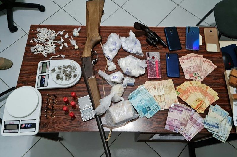 Polícia Civil prende três jovens por assalto a um posto de combustível em São José de Caiana