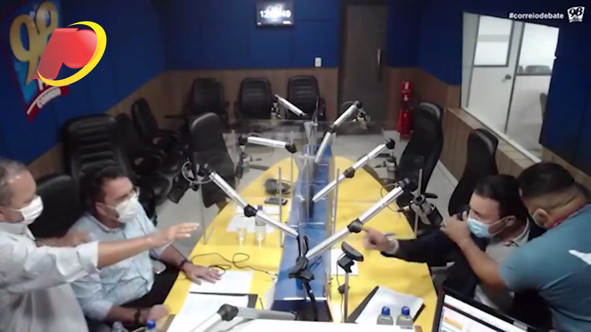 Jornalistas brigam ao vivo e programa de rádio é tirado do ar na Paraíba