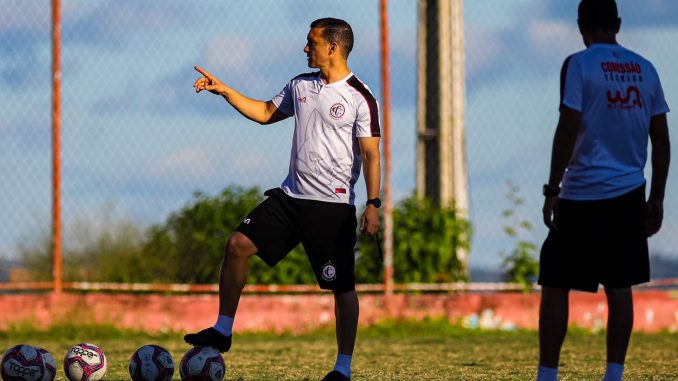 Treinador do Campinense admite ansiedade pela final do Paraibano, mas quer foco no América-RN