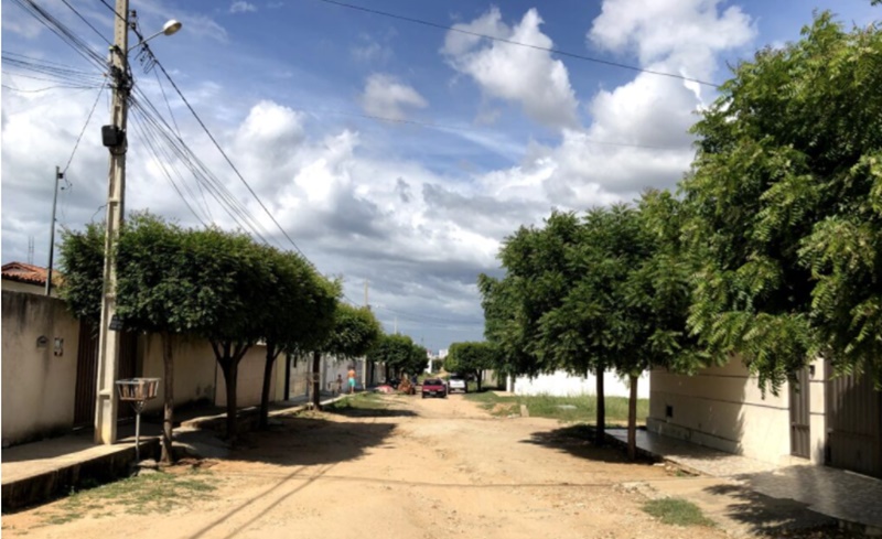 No Bairro Geraldo Carvalho: Obra de calçamento é paralisada e moradores se sentem prejudicados