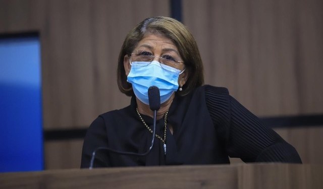 Vereadora Nega Fofa cobra que Prefeitura de Patos atenda requerimentos da Casa Legislativa. Ouça