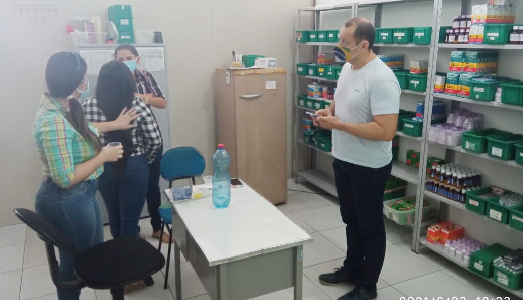 Vereador de Patos denuncia e cobra reposição de medicamentos. Gestão se manifesta. Ouça