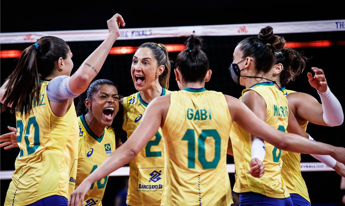 Vôlei: seleção feminina decide título da Liga das Nações contra os EUA