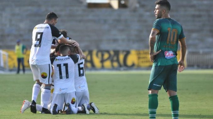 Botafogo-PB enfrenta Altos-PI e pode se tornar líder na Série C