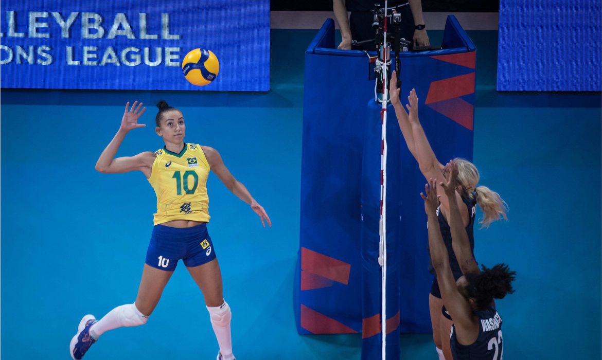 Brasil faz boa partida, mas perde título da Ligas das Nações de vôlei