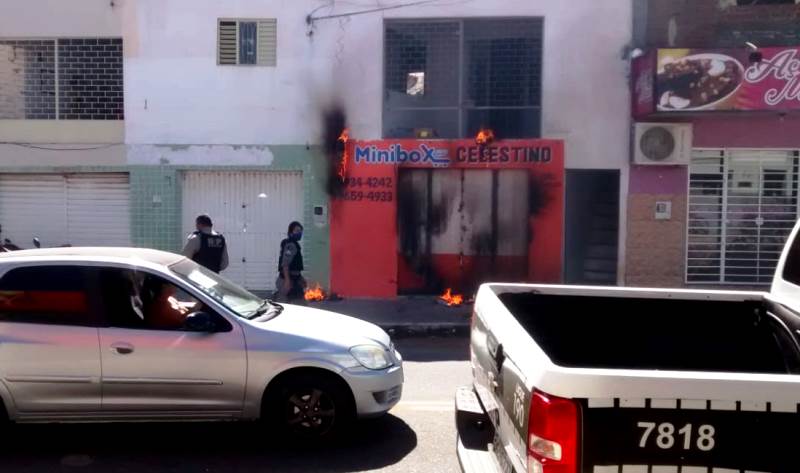 Homem tem surto psicótico e ateia fogo na própria casa em Patos neste sábado (26)