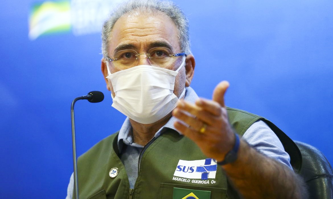 Ministro Queiroga convoca brasileiros a tomar segunda dose da vacina