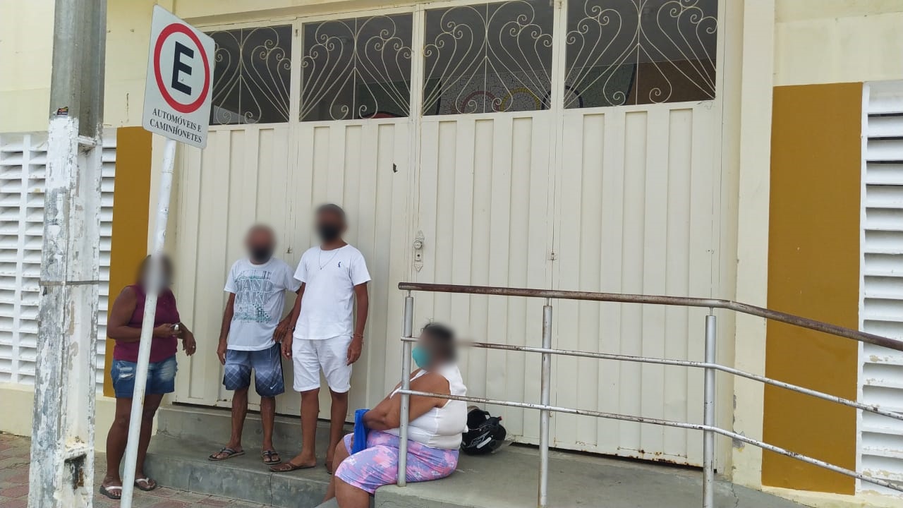 Populares procuram o Patosonline.com e reclamam de fechamento de locais de vacinação no horário do almoço. Secretaria de saúde se pronuncia