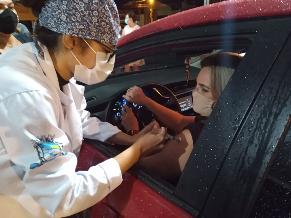 Drive-thru: Pessoas de 45 anos ou mais serão imunizadas contra a Covid a partir deste sábado em Patos. Ouça
