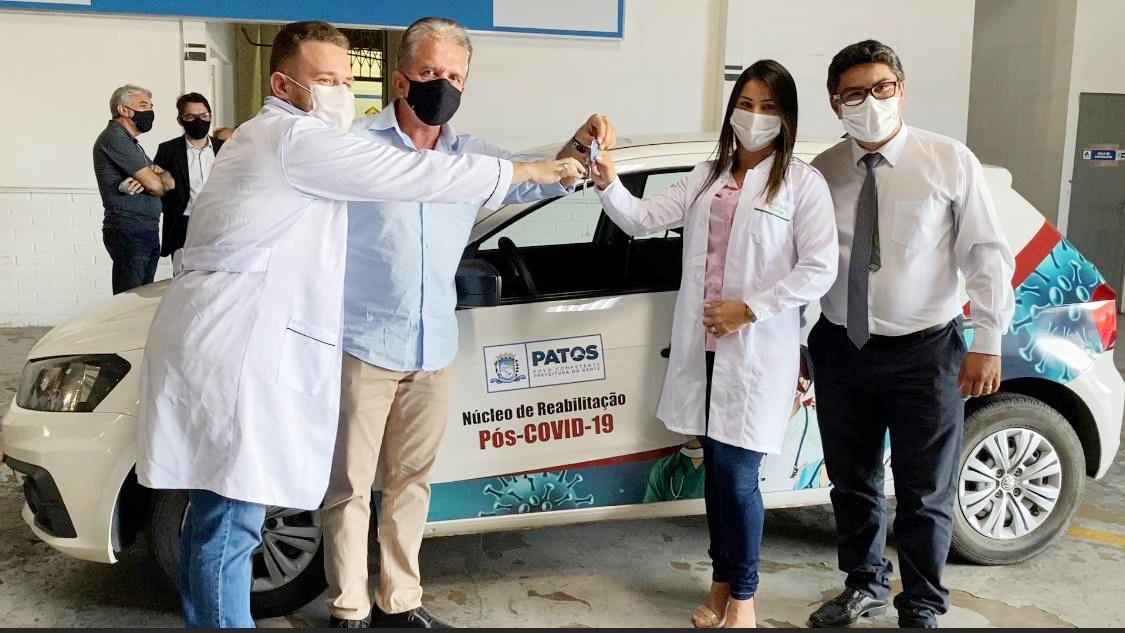 Núcleo de Reabilitação Pós Covid-19 recebe doação de veículo