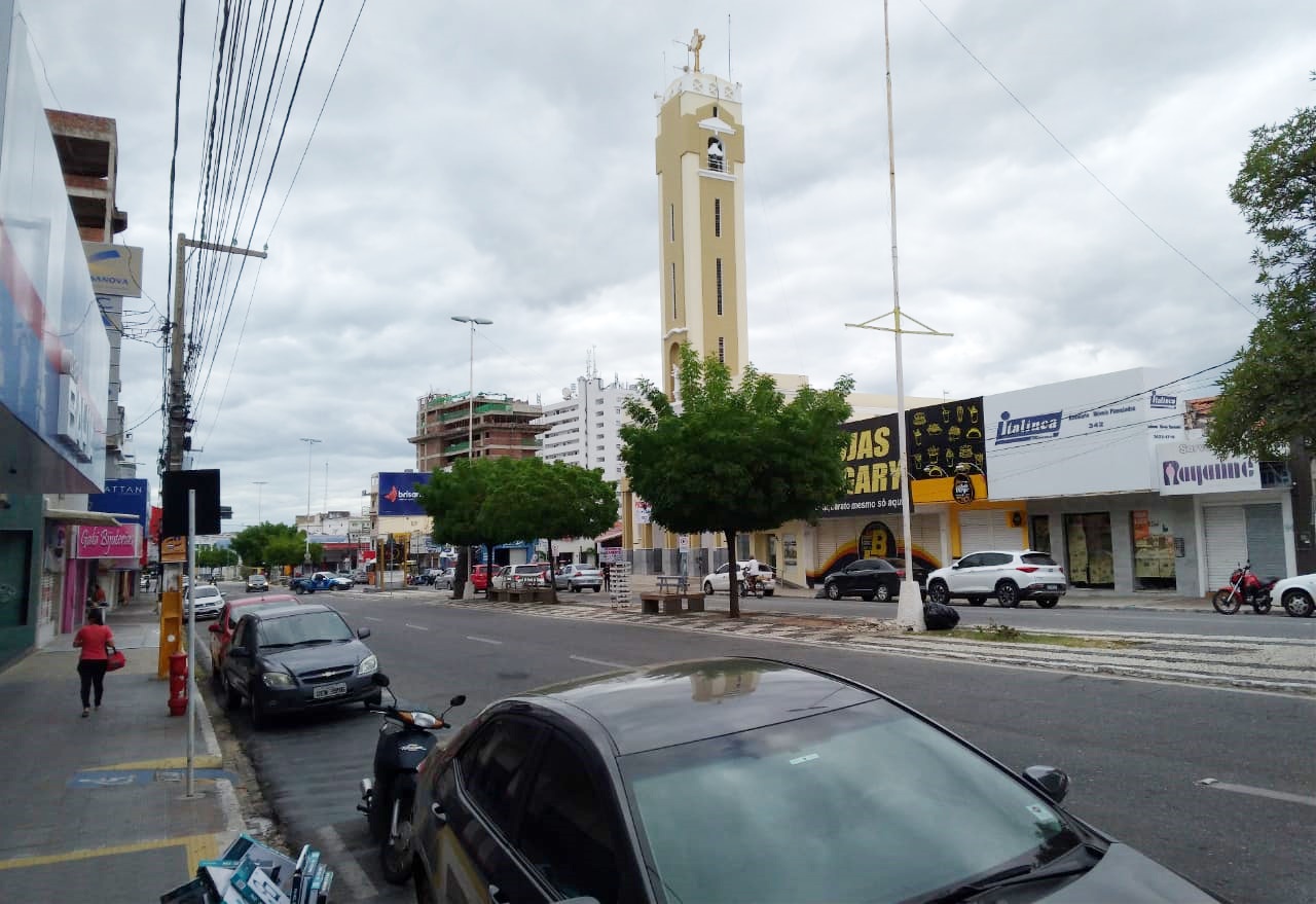 Em Patos: Novo decreto publicado neste sábado (03), traz flexibilizações para o comércio na cidade. Veja
