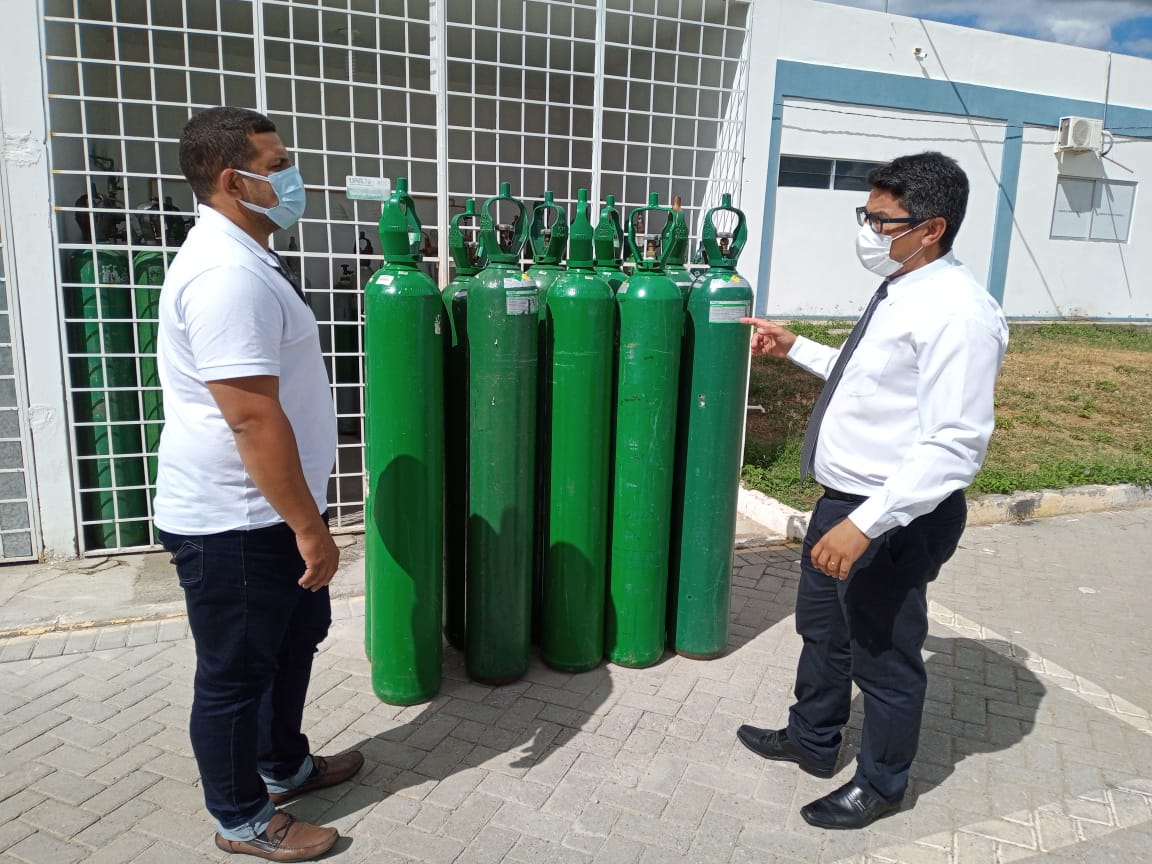 Médicos Sem Fronteiras (MSF) faz doação de 8 cilindros de oxigênio para a UPA de Patos