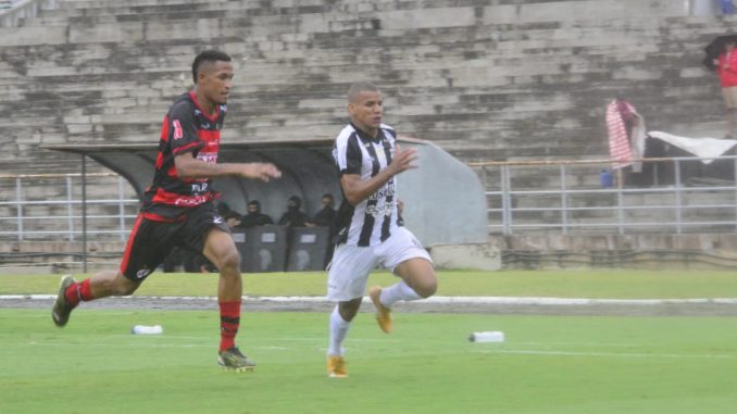 Em jogo de poucas emoções, Campinense e Treze empatam por 0 a 0
