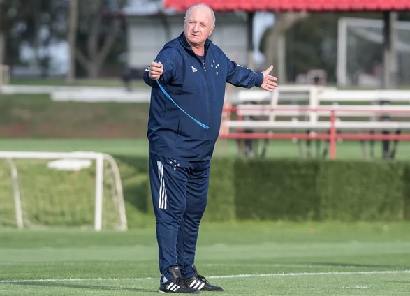 Grêmio oficializa retorno de treinador campeão mundial pelo Brasil