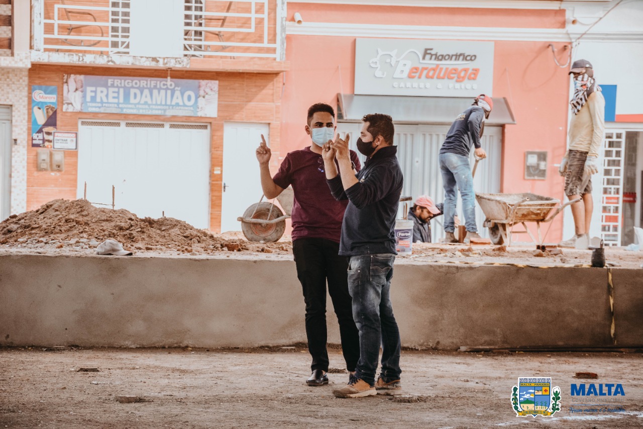 Prefeito Igor Rosa dá início a projeto de reforma e revitalização da praça central