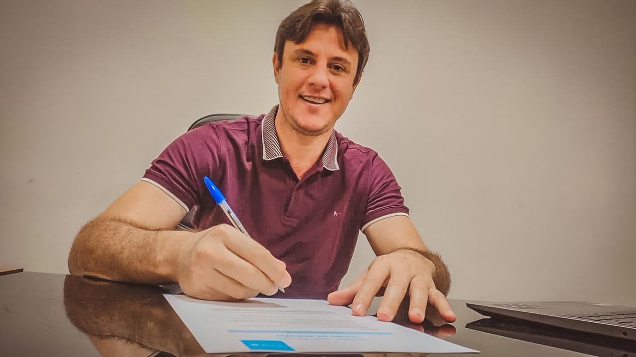 Prefeito de Areia de Baraúnas, Toinho Macêdo assina Termo de Adesão do Selo UNICEF