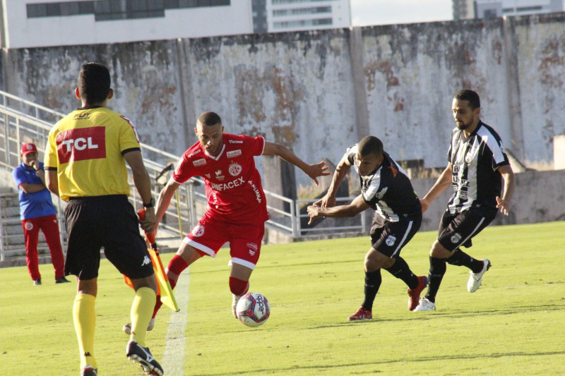 Na estreia do novo treinador, Treze segue sem vencer na Série D