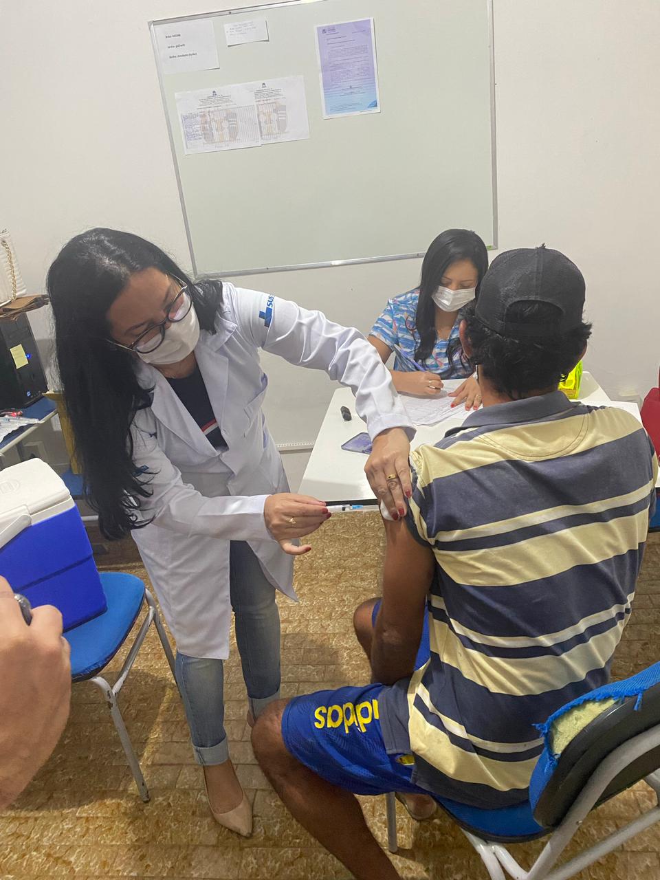 25 pessoas em situação de rua foram vacinados contra a covid-19 em Patos