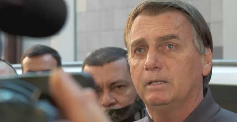 Após receber alta, Bolsonaro deixa hospital em São Paulo na manhã deste domingo (18)