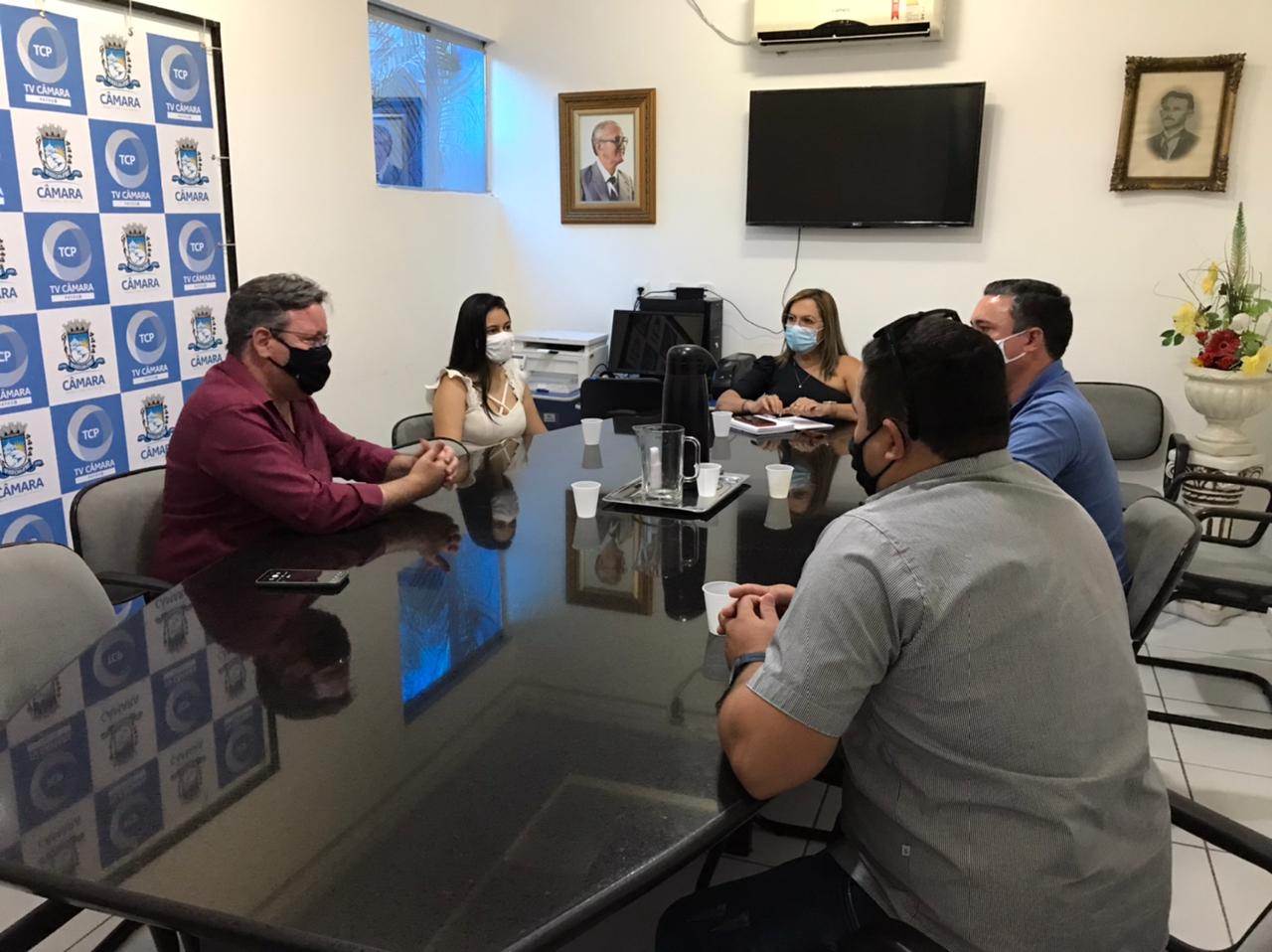 Presidente da Câmara Tide Eduardo se reúne com representantes do CRECI