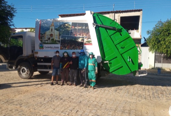 Prefeitura entrega Caminhão compactador de resíduos sólidos a população de Cacimba de Areia