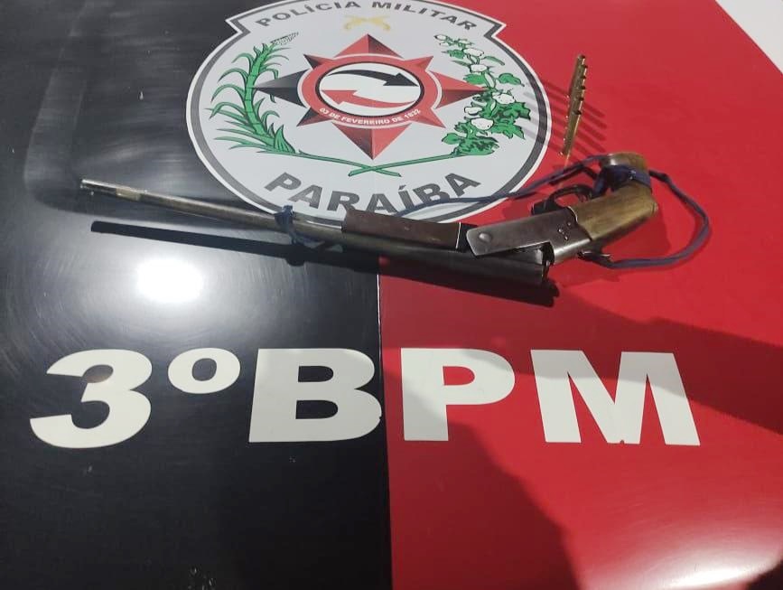 Polícia Militar apreende na tarde desta segunda-feira (19), arma de fogo na zona rural de Taperoá-PB