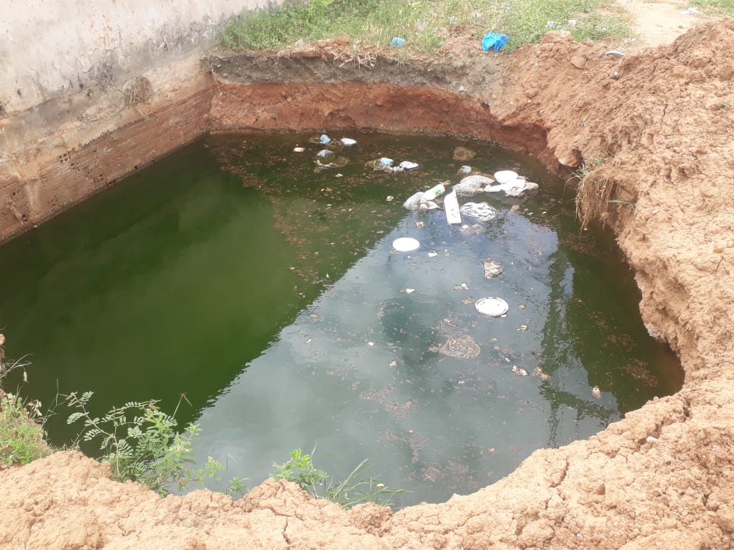 Obra inacabada no bairro Jardim Magnólia gera insatisfação de moradores. Secretário esclarece que obra é particular. Veja