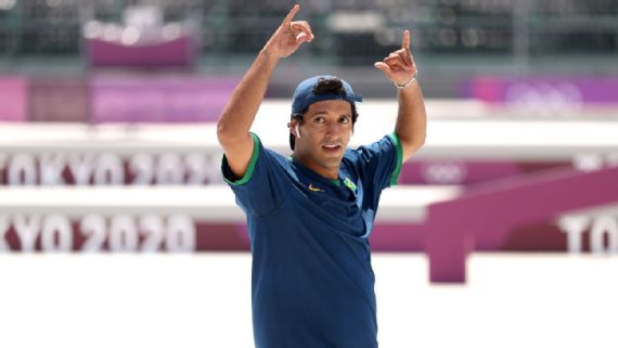 Olimpíadas: Kelvin Hoefler tem prova consistente e conquista a prata para o Brasil; japonês fica com o ouro