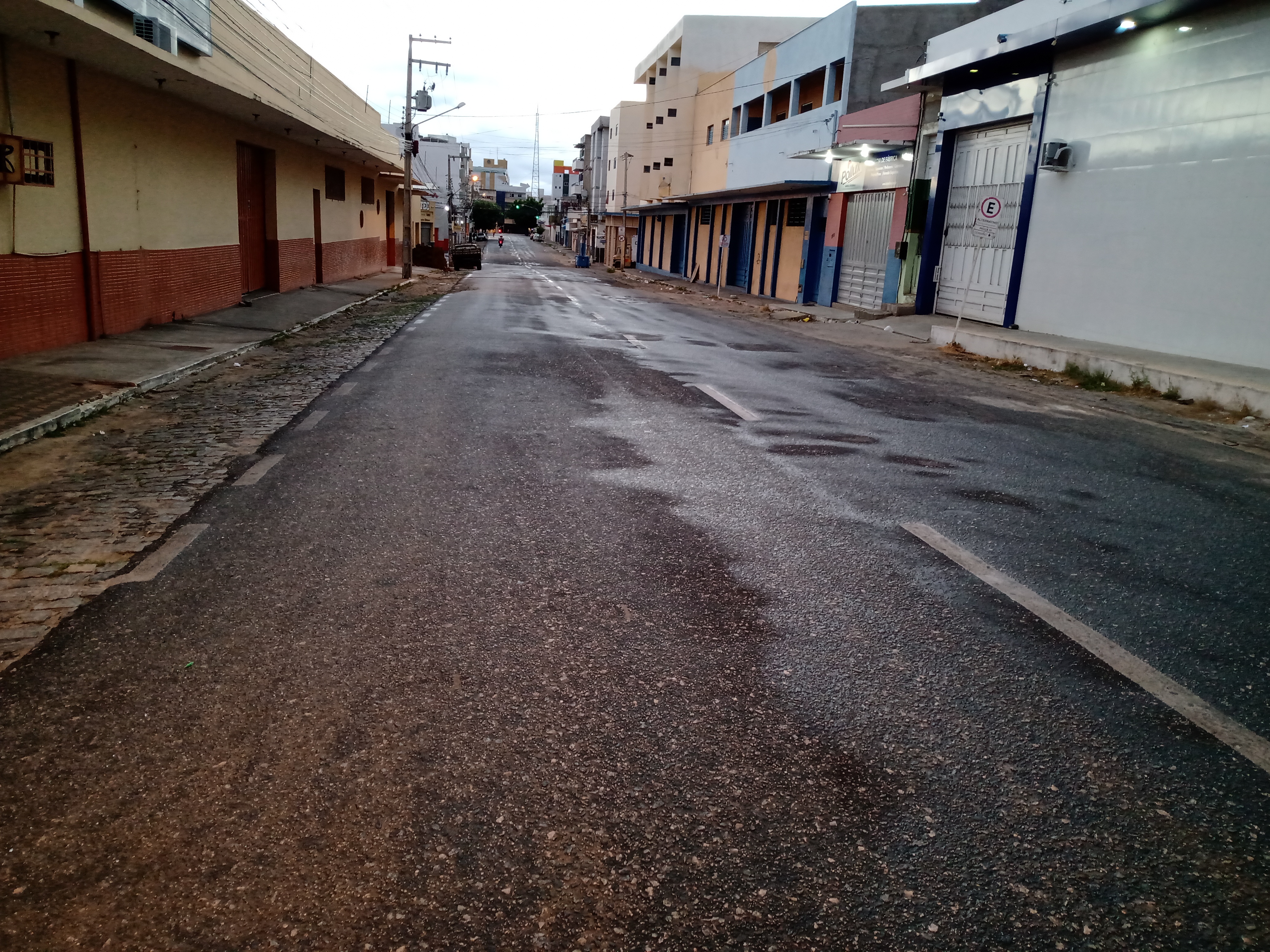 Chuva de pequena intensidade é registrada na manhã desta segunda-feira em Patos