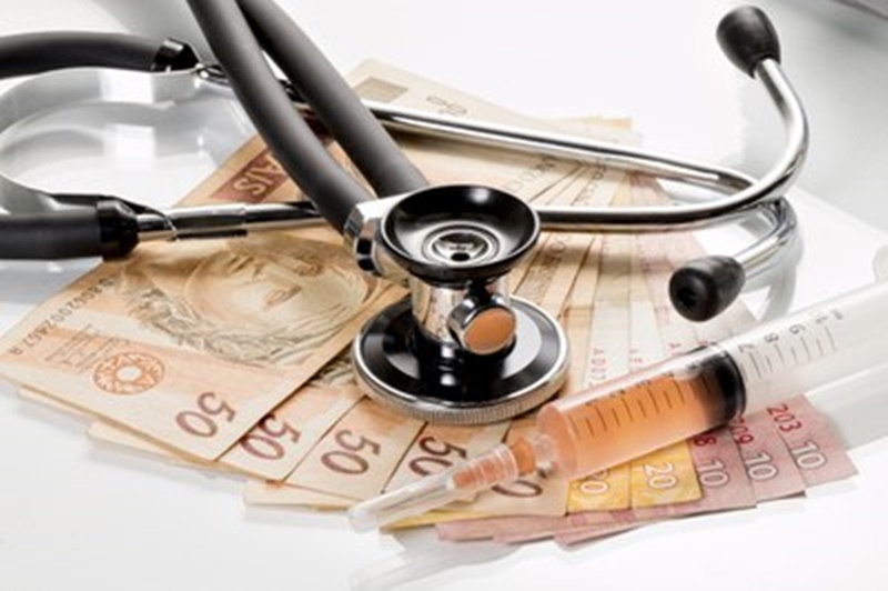 Vereador Jamersom Ferreira questiona: “onde está o dinheiro da saúde de Patos?”