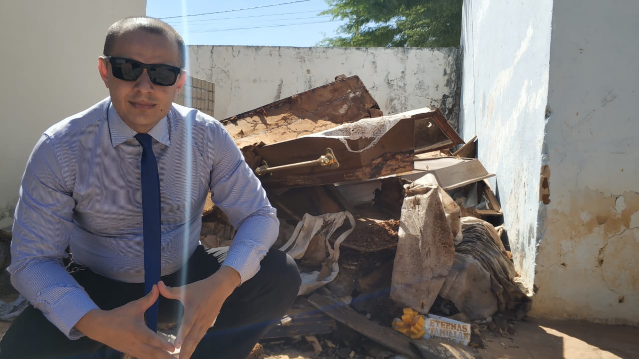 Vereador diz que no bairro São Sebastião, o Cemitério se encontra em completo abandono