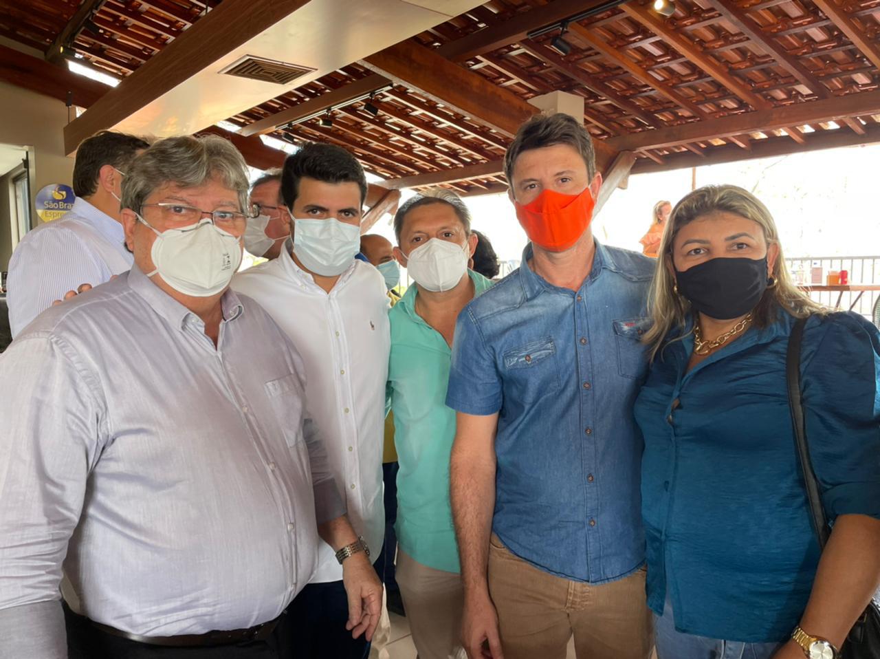 Prefeito Toinho Macedo e vice-prefeita Nova participam da agenda do governador João Azevedo no alto sertão paraibano