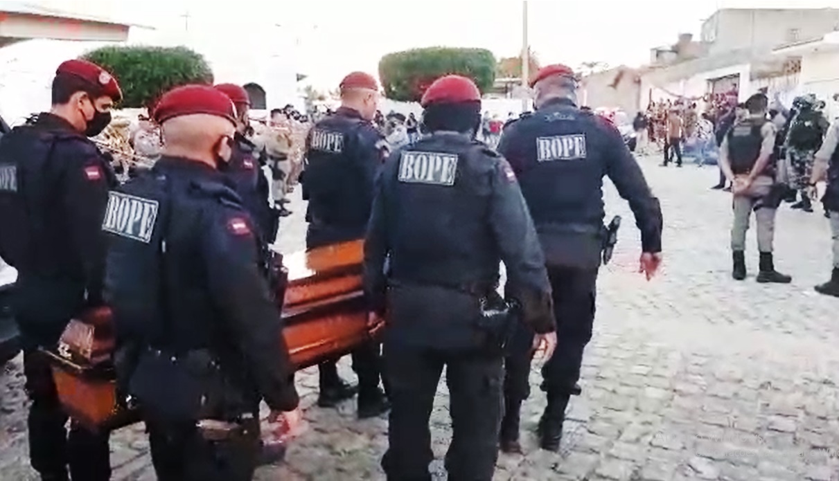 Multidão prestigia sepultamento do Cabo Paulino em Malta, assassinado na noite desta quarta (28)