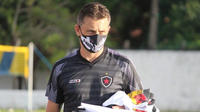 Treinador do Botafogo-PB se preocupa com mudança no horário do jogo contra o Ferroviário-CE